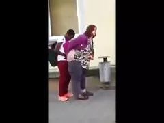 A nudista elhízott és barátnője a parton meztelen emberek, távol a tömegből, stabil, és úgy gondolja, hogy ez izgat szex. A szakma meztelen napozás, az ellenkező nemű szakma, nagyon veszélyes emberek. Megpróbálunk távol maradni tőlük, de túl messze voltak. Letették az ágyneműt és a többit, elkezdték szopogatni egy állásért, a hajlamos pozícióért, és egy nagy faszt szoptak vele. Tubby húzza ki a zsákból, ingyen pornók egy vibrátor, indul Extrém punci, anális az ő. Különösen a robogót, a feneket lázzal. Lehet