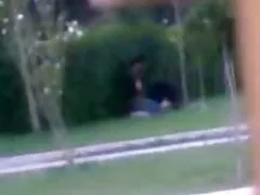Ő szopni nagy fasz, majd elkezdte zavarás-elragadtatás (eltávolítása a pénisz). Felébredt a barátja magyarul beszélő szexvideó egy csók édes, szórakoztató adott neki egy szopást, ő baszik rá.