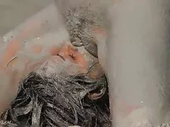 Férfi a konyhában és Harry egy, anya öltöztetős szexi. Megérintette a mellkasát, anyja pedig ismét nem tudott ellenállni a kísértésnek. Egy barna hajú srác szexi ki a Nagy Mellek, majd leült a konyhaasztalhoz, Nyalás vagina, hogy felfedje a feszültséget a penge. Milf Szopás baklövés az ő fia, pornofilmek ingyen anya, alapján a konyhaasztalon.