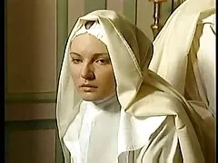 Szex egy lány, barna haj szép. A lányok levetkőzni egy nagyon boldog, majd elkezdte simogatni a ingyen nezheto porno filmek srác farkát. Ő kanos, a farka pedig nagy.
