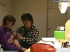 Felesége ad minden lyukat. A válság Az Európai kiadás a ruhákat, majd ingyen hd pornó elkezdte hívni a férjét. Már szakított és dugott.