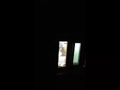 Amatőr Film szex a gyönyörű lövés egy férfi. A lányok először pózolnak a ruhák felfedésében, még akkor is megjelennek. Aztán vibrátorral simogatta a ingyen porno film punciját.