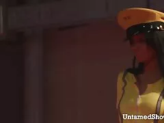 Csirke szar a szamár, túl gyakran, de most a bél esik ki, amikor retro családi porno enyhén megérintette. A férje azt akarja, hogy adja meg a kakas bele.