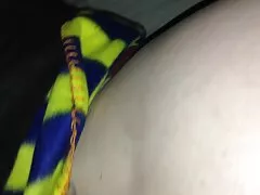Egy szőke lány, aki fehér kötényt visel magas sarkú cipőben, közeledik a partneréhez. Mellette ült a kanapén, és hagyta csisztu zsuzsa porno magát szexelni. Egy férfi, aki nyíltan simogatta a farkát, majd húzza a bugyiját, hogy a rövidnadrág. A lányok kibaszott, szórakoztató módon ellenőrizték a pénisz fejét. Bemászott a kanapéra, és hagyta, hogy a férfi Seggbe baszódjon. Ő szar anális neki.