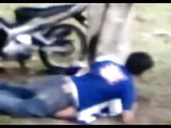 Szar kemény. A csajok meglátogatnak egy barátot, porno film ingyen és elkezdik a játékot. Nagyon tetszett neki, és én imádom.